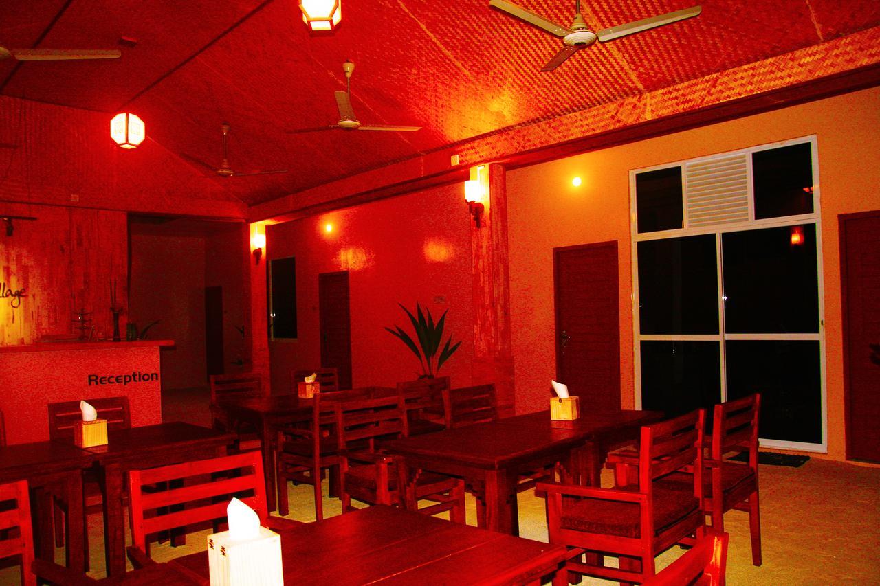 Maafushi Village Extérieur photo